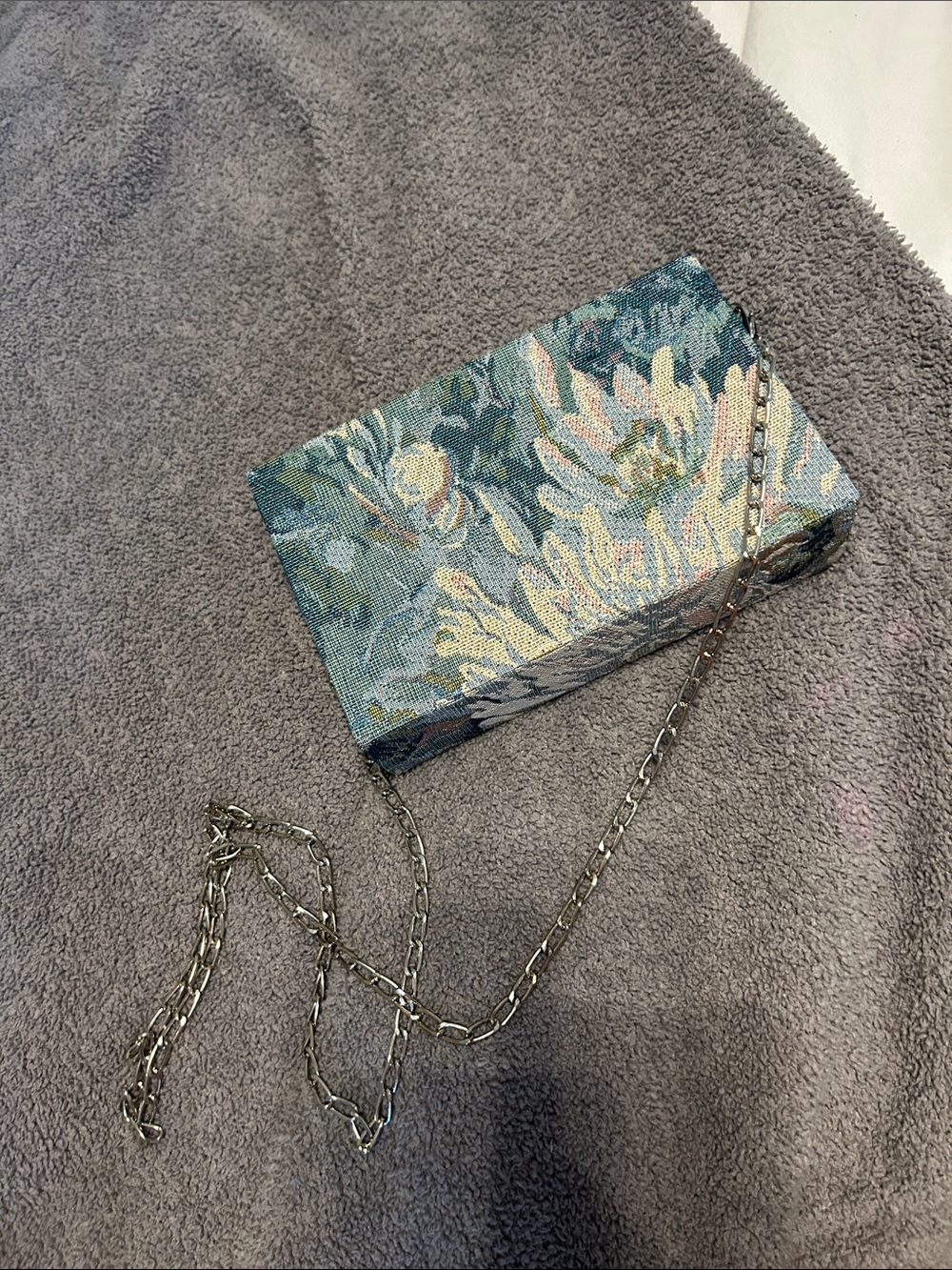Floral Tapestry Chain Crossbody Bag in Blue-Green